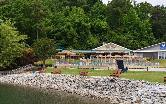 Building Photo - 6616 Splashwater Dr