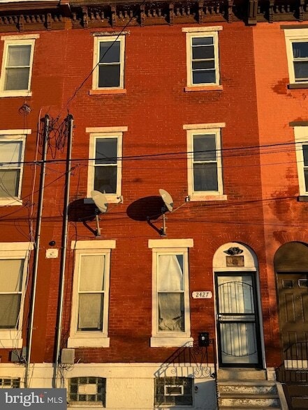 Building Photo - 2427 N 10th St