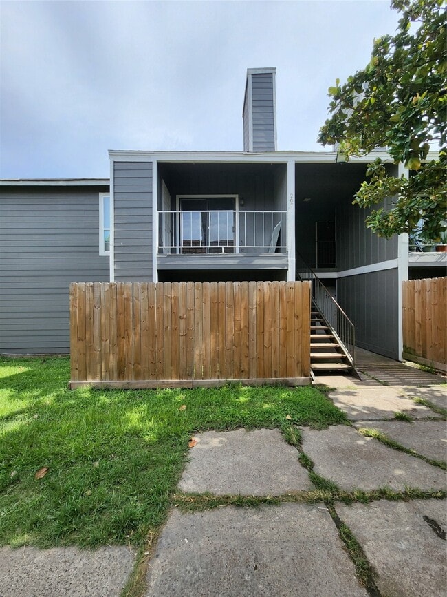 Primary Photo - 8034 Antoine Dr