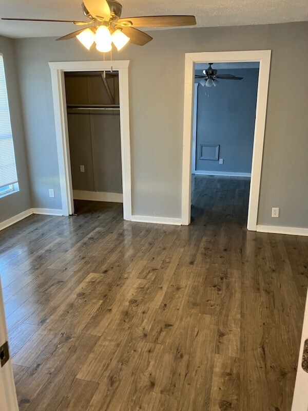 Building Photo - 602 W Santa Gertrudis St