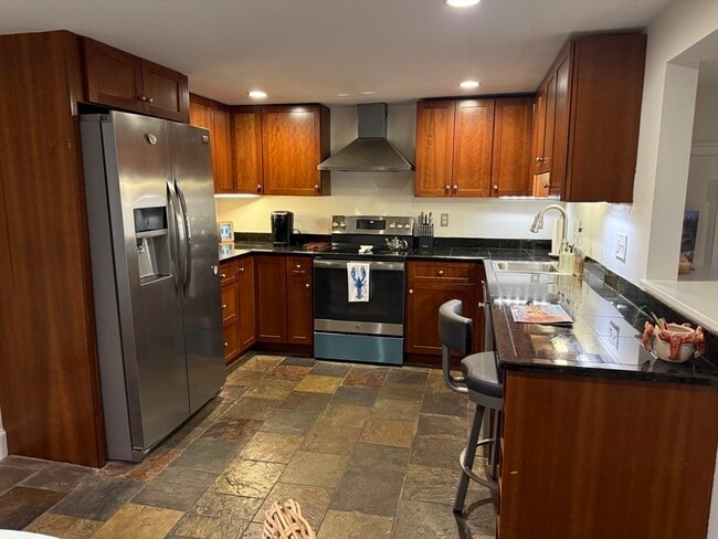 Building Photo - 26 Summer St