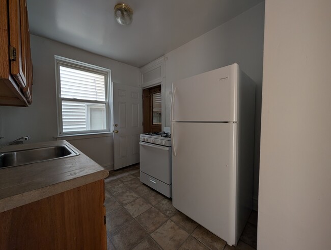 Building Photo - 2948 N Albany Ave