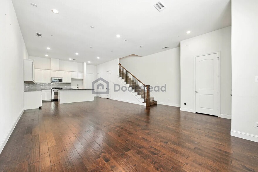 Building Photo - 2518 Plumas Dr