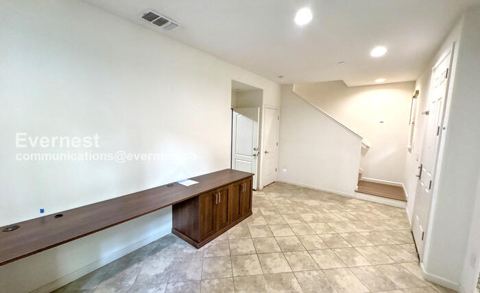 Building Photo - 60 Regency Pl