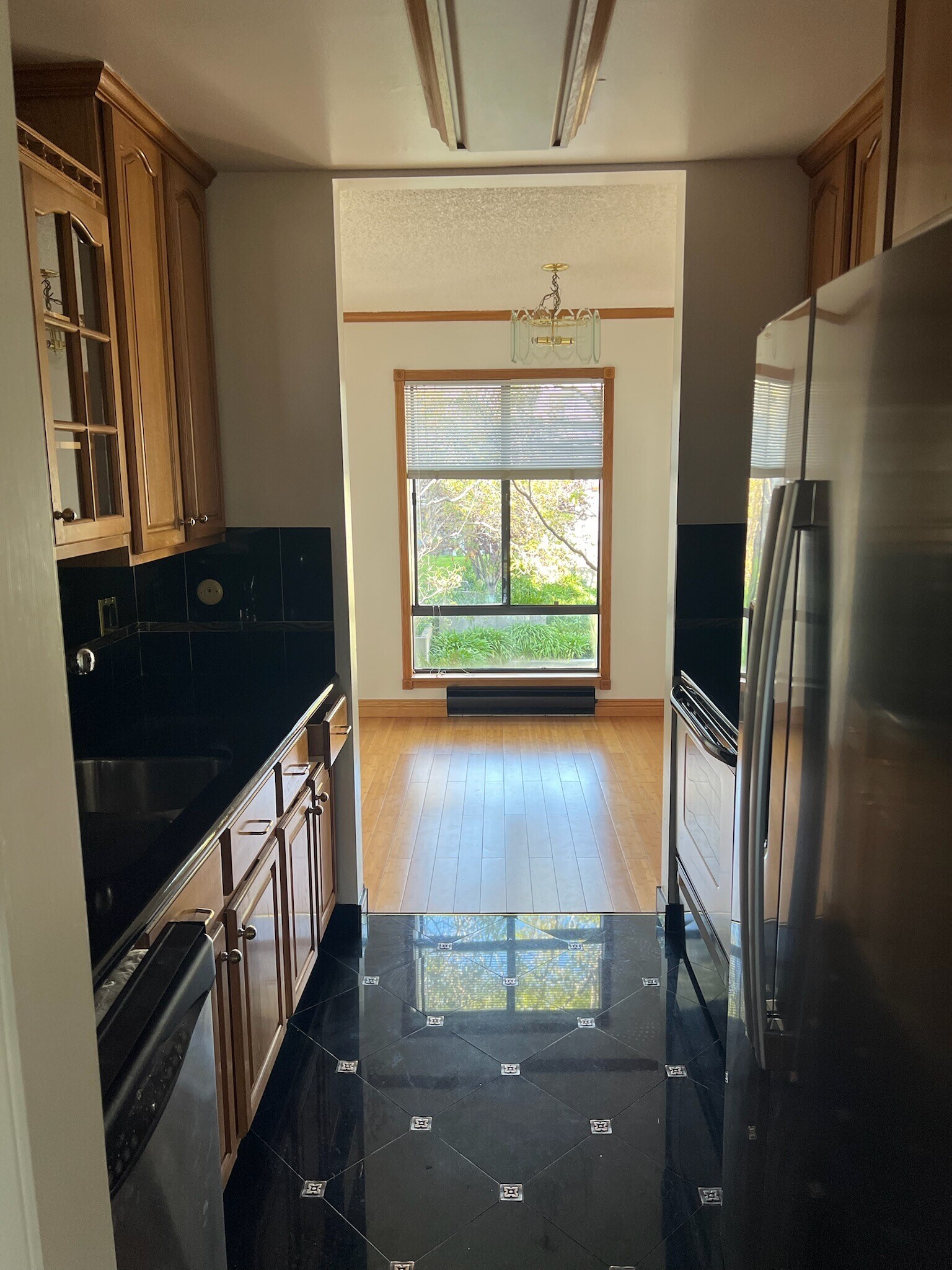 Building Photo - 2 Commodore Dr