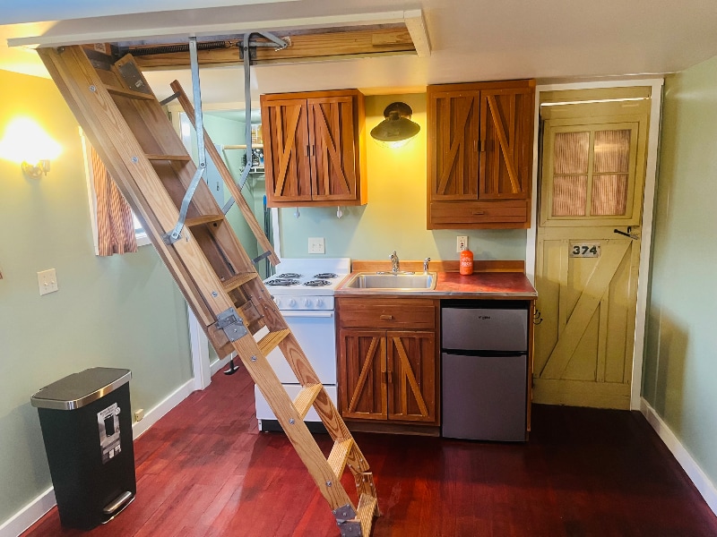 Building Photo - 216 S H St