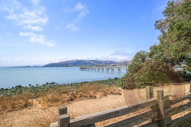 Building Photo - Candlestick Point - 2 BR, 2 BA Condo 1,166...