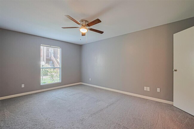 Building Photo - 12905 Woodforest Blvd