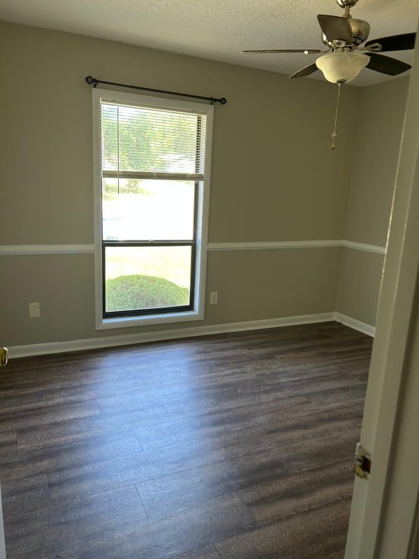 Building Photo - 917 Odom Dr