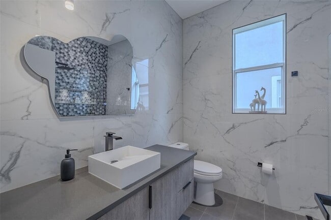 Building Photo - 8117 Hampton Glen Dr