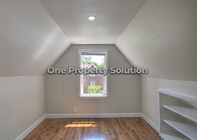 Building Photo - 609 Ohio St