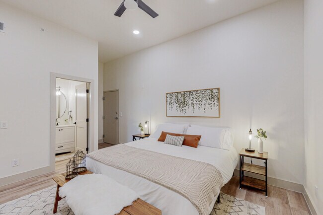 Building Photo - 223 Sierra Dr SE