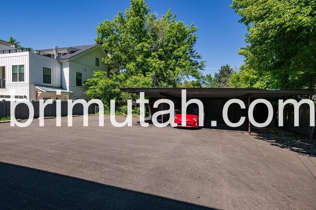 Building Photo - 2590 S 800 E