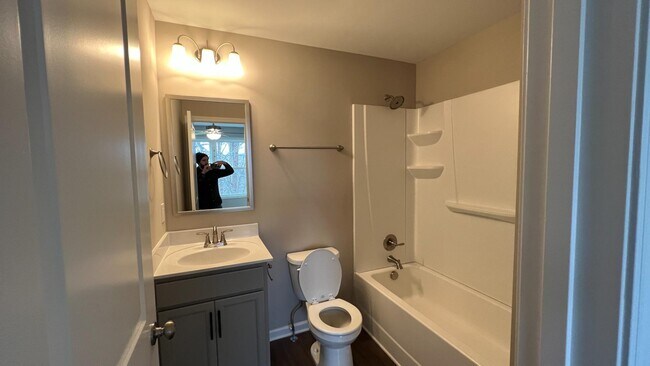 Building Photo - 724 Commerce St