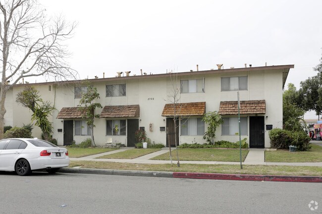 Primary Photo - 2702 S Baker St