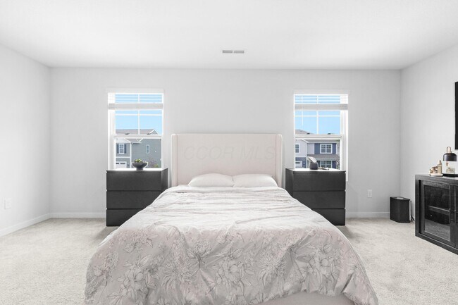 Building Photo - 4949 Sanford Grv Pl