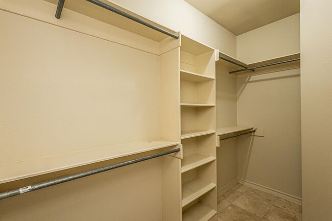 Building Photo - 10702 Patron Loop