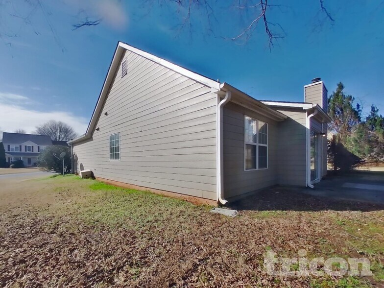 Building Photo - 62 Edith Ln