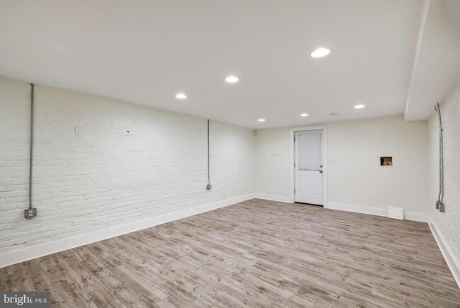Building Photo - 1029 Euclid St NW