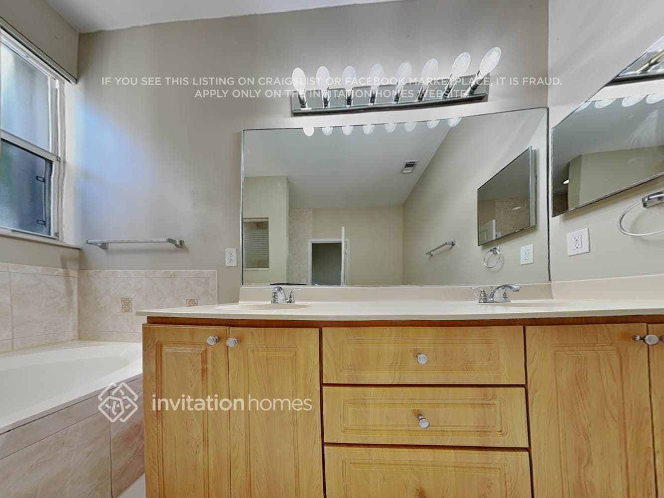 Building Photo - 1495 SW 105th Ave