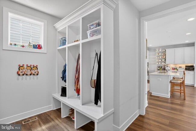 Building Photo - 41922 Spring Air Dr