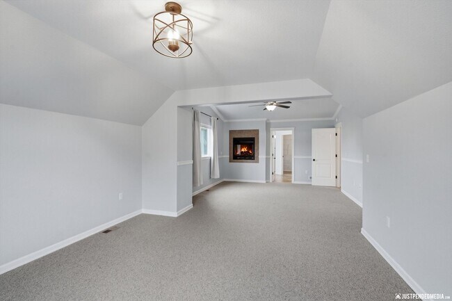 Building Photo - 13259 Rosser Dr