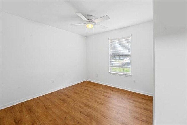 Building Photo - 4517 Eltham Park
