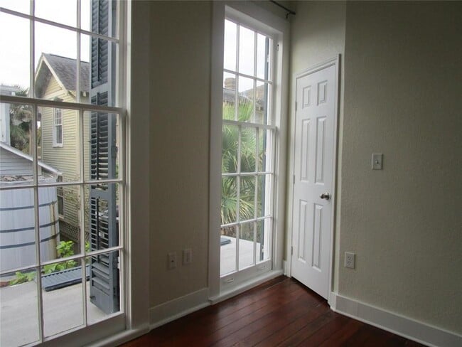 Building Photo - 1216 Post Office Rear St