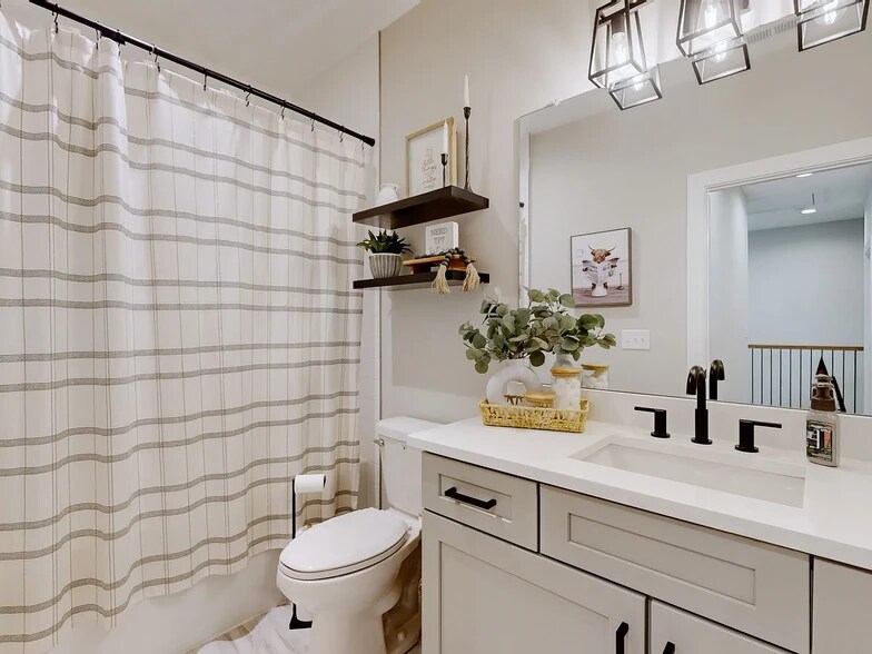 Building Photo - 206 Charlotte Everly Cir