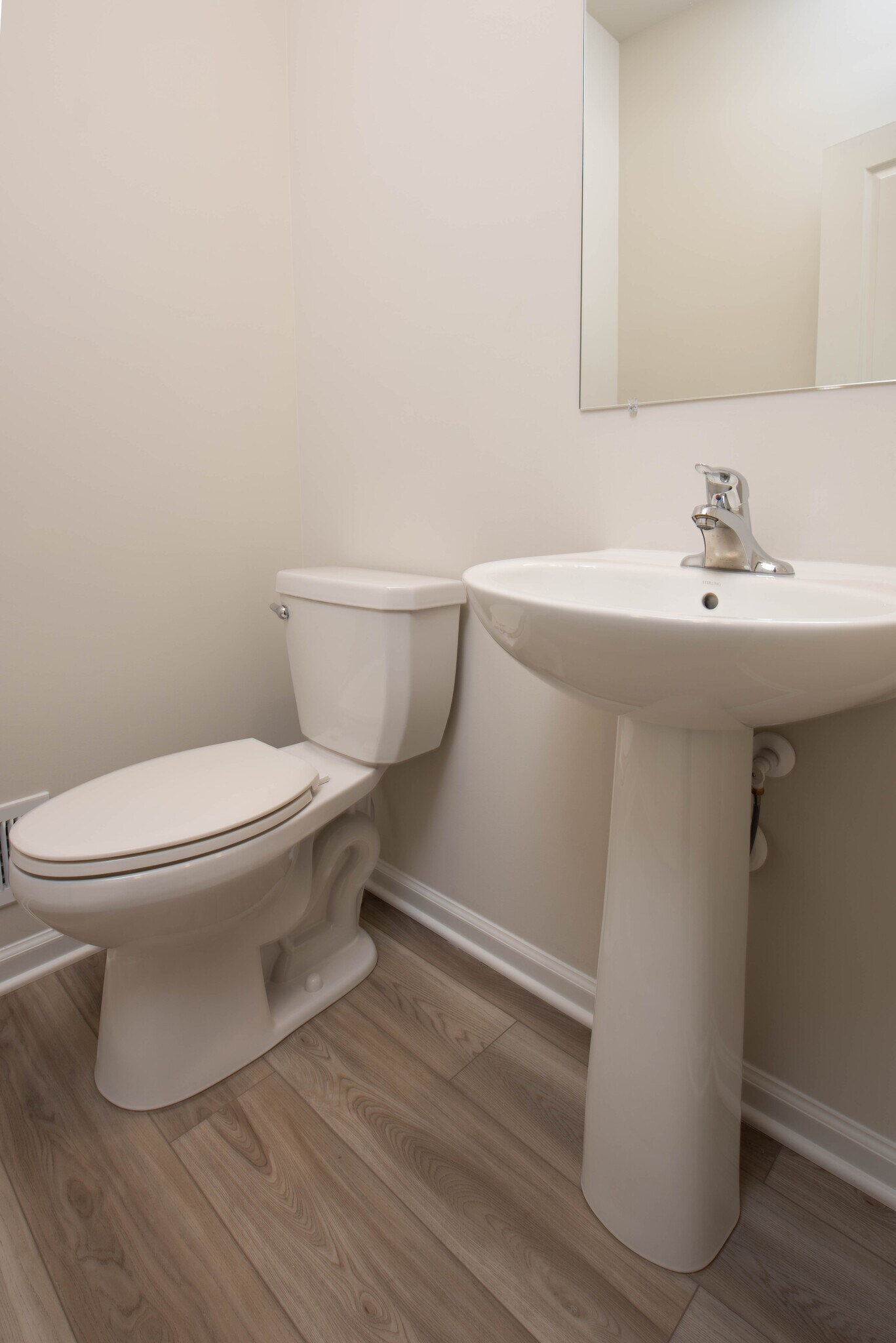 Half Bath - 411 18th Ave