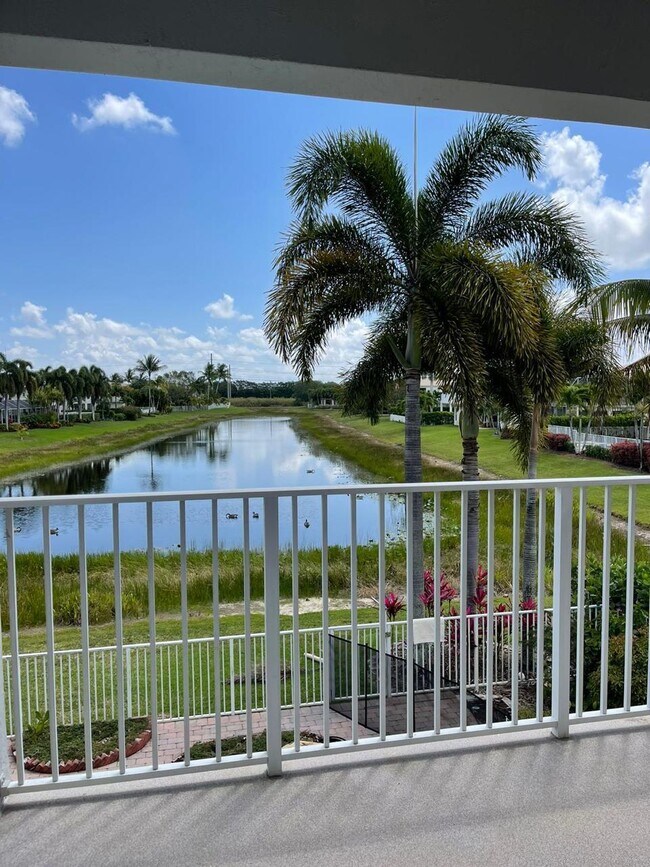 Building Photo - 4600 Mariners Cove Dr