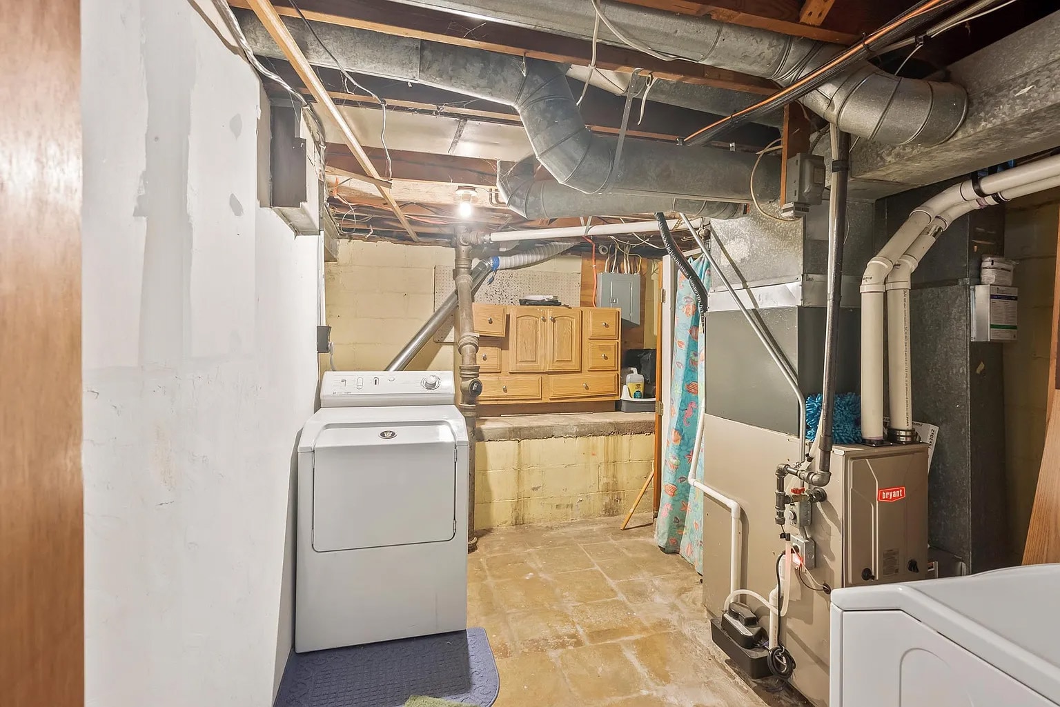 Building Photo - 1520 W 9th St