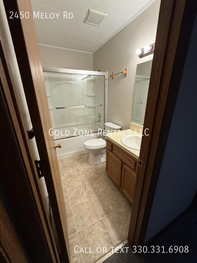 Building Photo - 2450 Meloy Rd