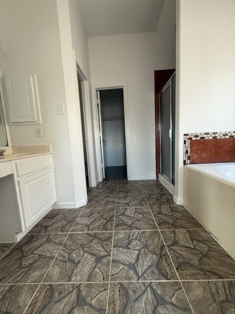 Building Photo - 2430 Glenholly Park Dr