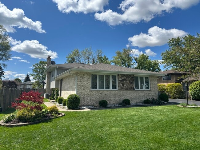 Building Photo - 130 Bonnie Brae Ave