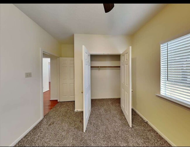 Building Photo - 16023 Mountain Shadows Dr