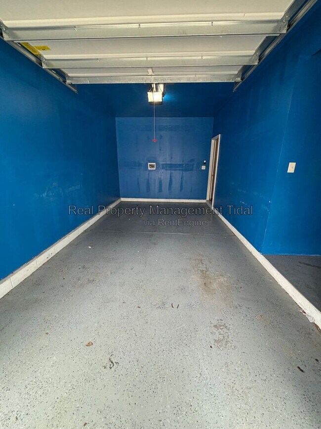 Building Photo - 257 Carnelian St