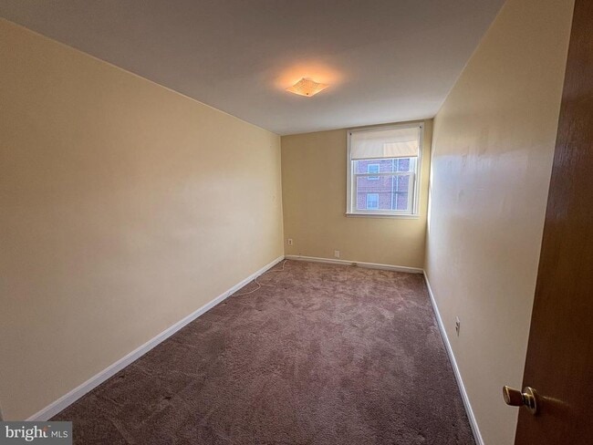 Building Photo - 1220 Fuller St