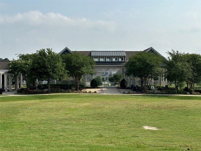 Building Photo - 2013 Woodland Pine Ct