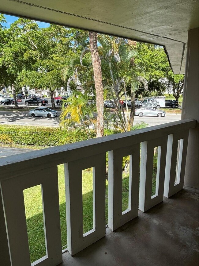 Building Photo - 7470 Miami Lakes Dr