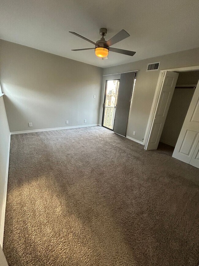 Building Photo - 1610 Waterloo Tr