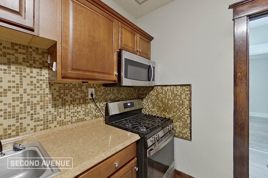 Building Photo - 1826 Greenwood Ave