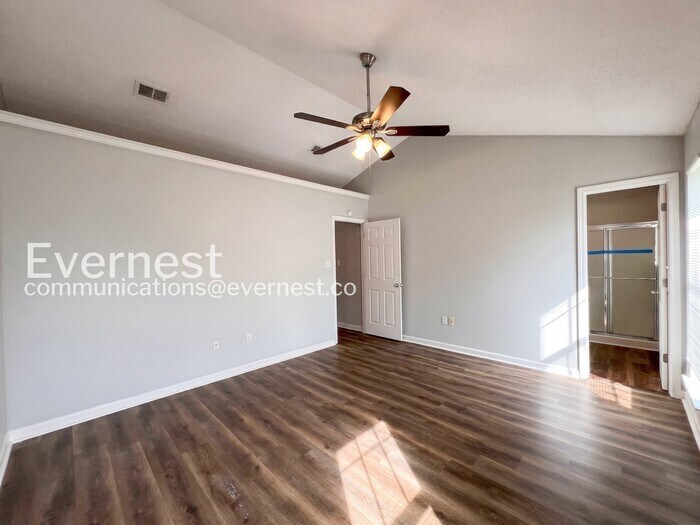 Building Photo - 5370 Woodchase Dr