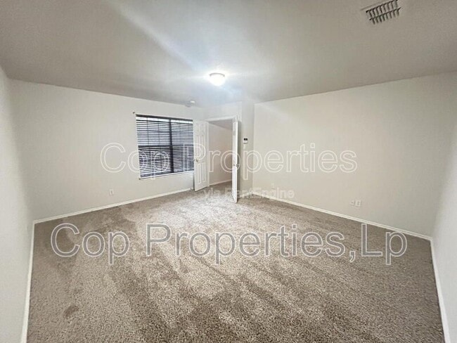 Building Photo - 307 Lucille