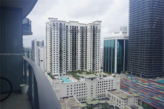 Building Photo - 1000 Brickell Plaza