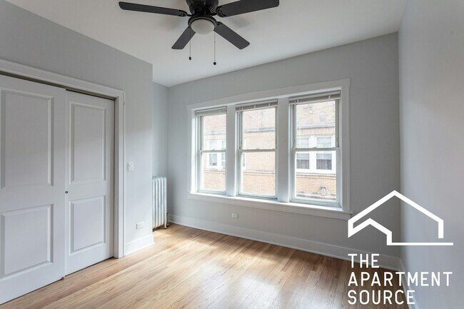 Building Photo - 4008 N Lowell Ave