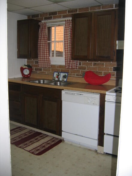 Building Photo - 2023 Dartmore St