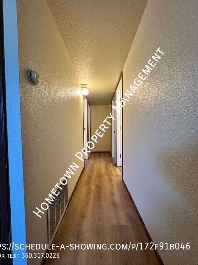 Building Photo - 4928 Mt Tahoma Dr SE
