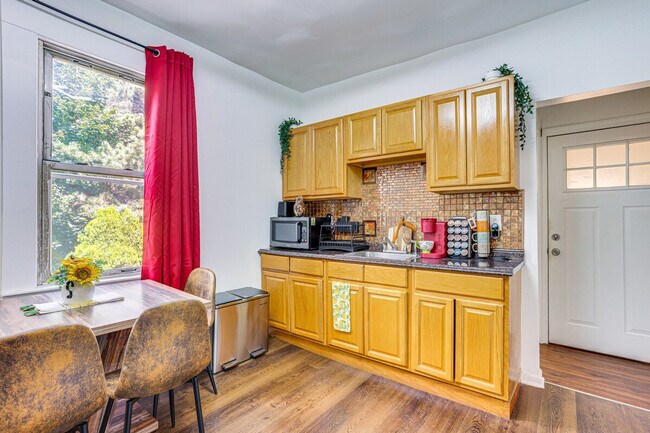 Building Photo - 15 Green Ct