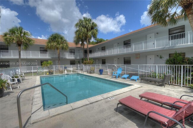 Building Photo - 1401 NE 53rd St